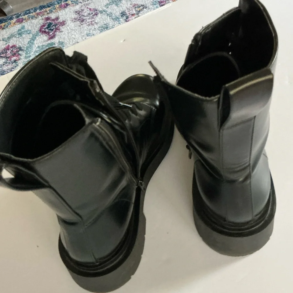 H&M Lug Sole Black Boots Size 8 - Picture 7 of 10